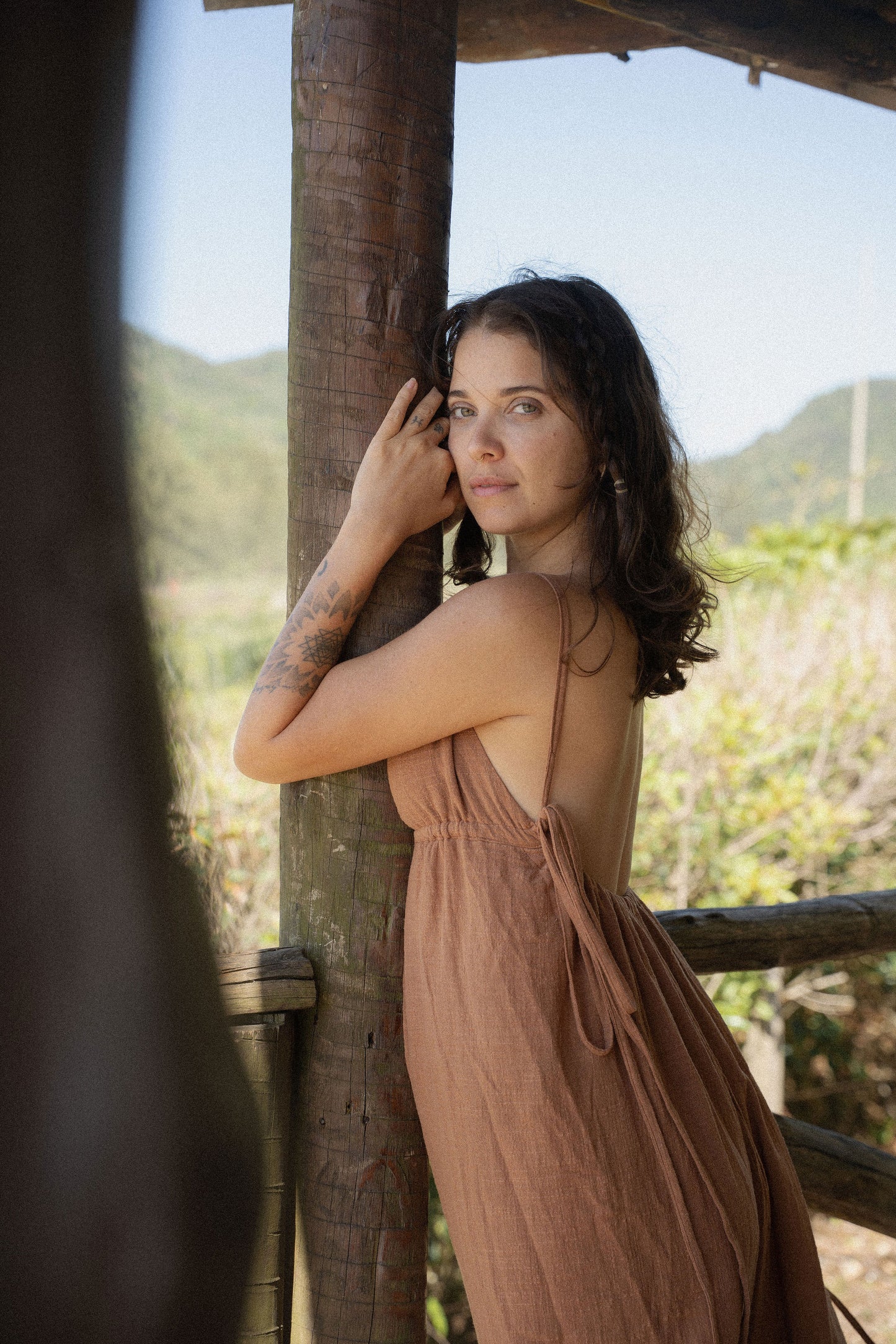 Vestido Isis Castanho