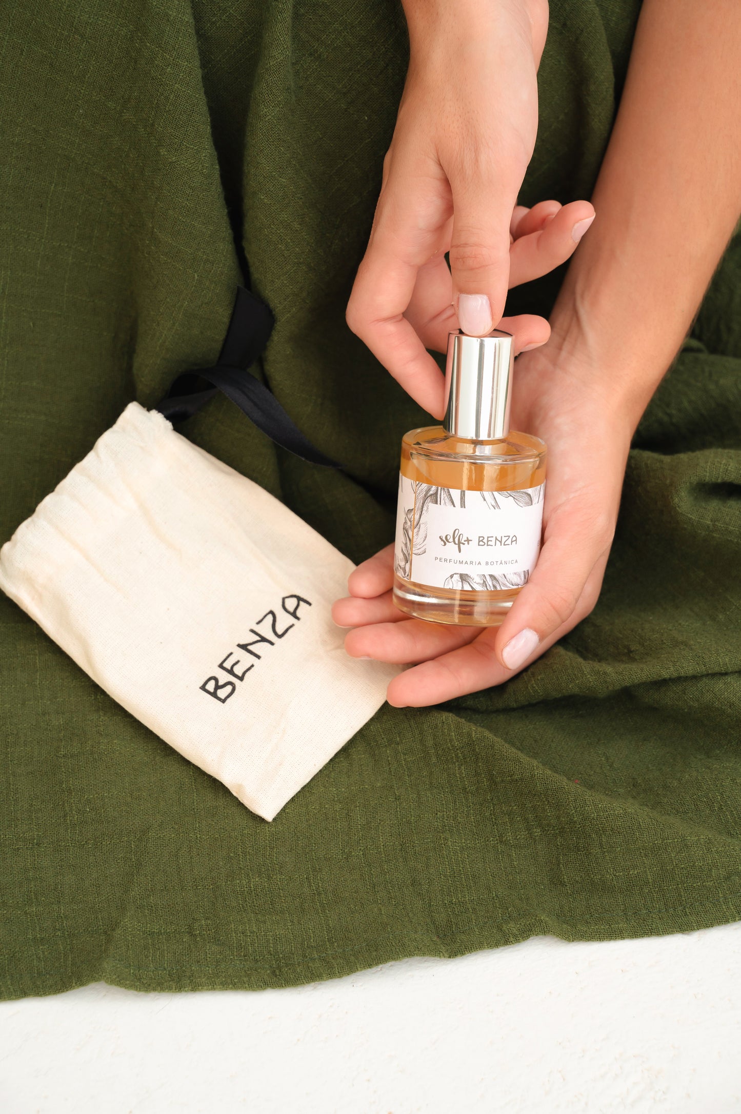 Perfume Botânico - Ylang & Resinas Sagradas